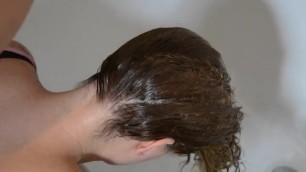 Shampooing Head Massage - Wet Hair Brushing