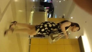 Chinese Hottie Expose Upskirt