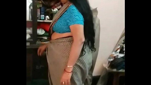 Deshi Friends Mom