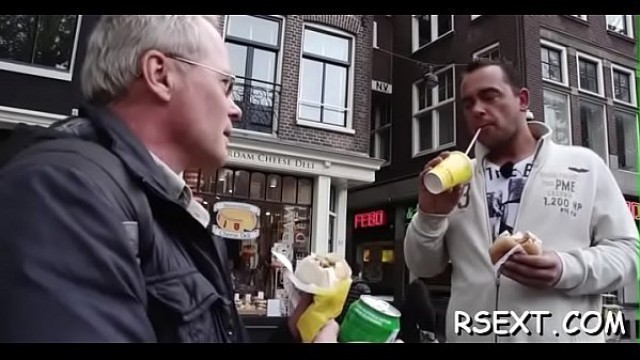 Dude gives trip of amsterdam